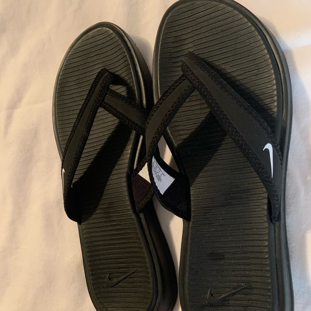 Nike flip flops
